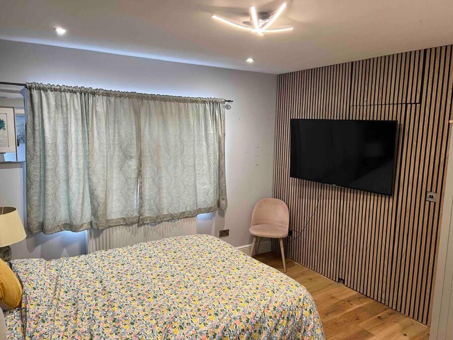 En-Suite Double Room - Private Entrance & Free Parking 웨스트드레이톤 외부 사진